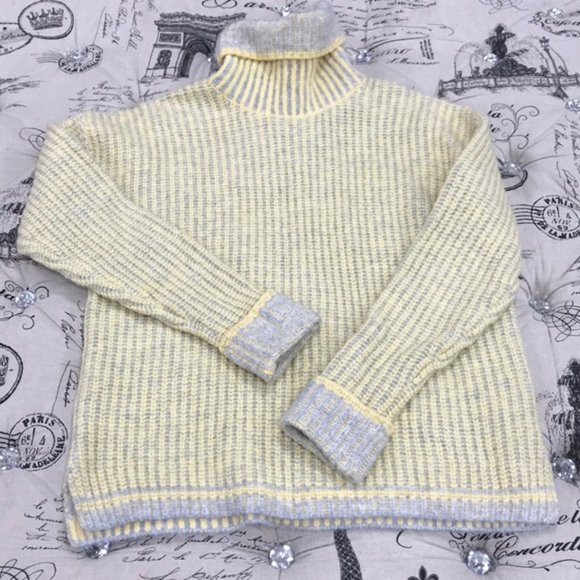 Caslon Turtleneck Sweater - Picture 3 of 6